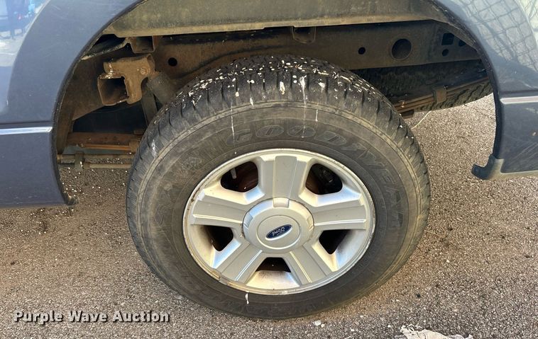 image for item OM9009 2004 Ford F150  SuperCab pickup truck