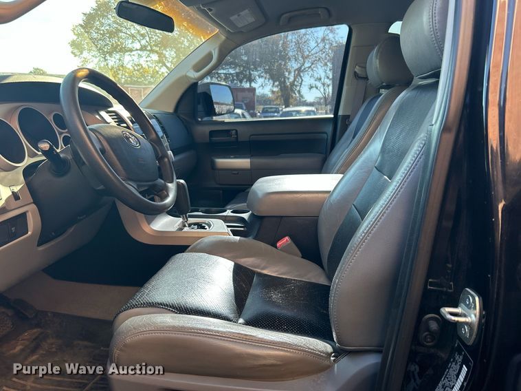 image for item OM9010 2007 Toyota Tundra  Double Cab pickup truck