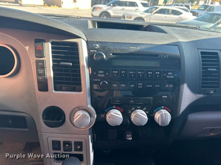 image for item OM9010 2007 Toyota Tundra  Double Cab pickup truck