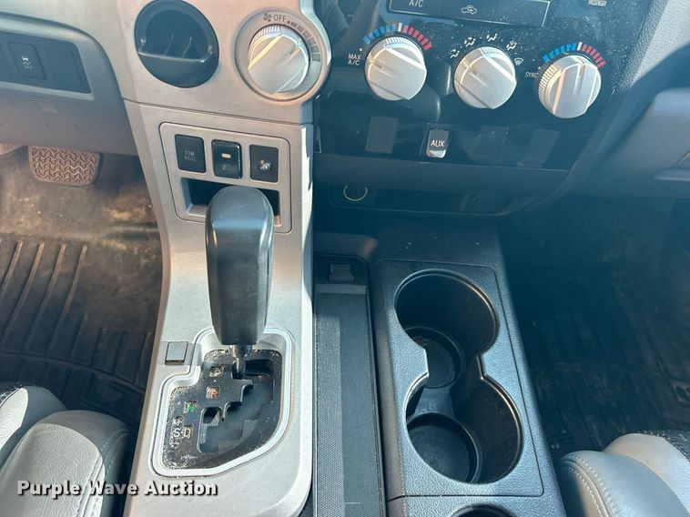 image for item OM9010 2007 Toyota Tundra  Double Cab pickup truck