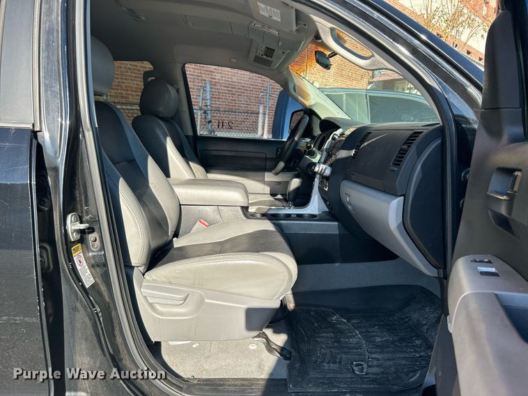 image for item OM9010 2007 Toyota Tundra  Double Cab pickup truck