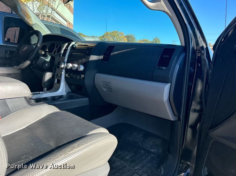 image for item OM9010 2007 Toyota Tundra  Double Cab pickup truck