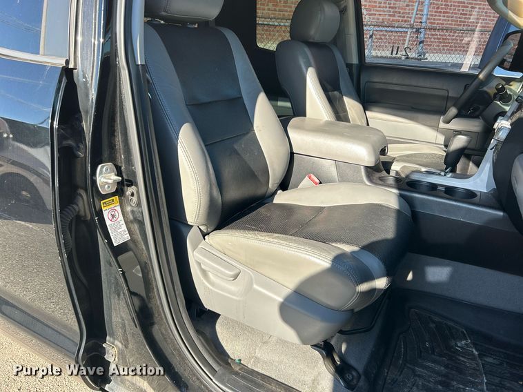 image for item OM9010 2007 Toyota Tundra  Double Cab pickup truck