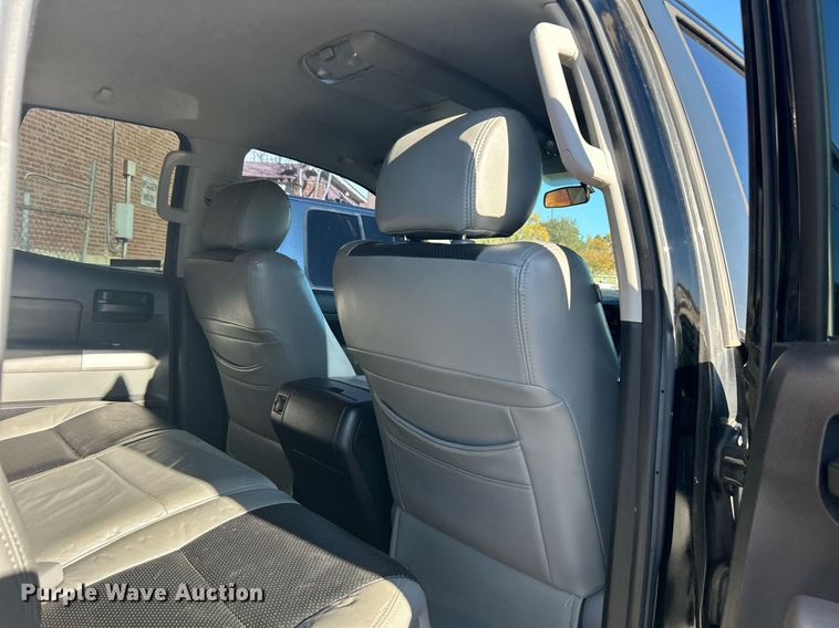 image for item OM9010 2007 Toyota Tundra  Double Cab pickup truck