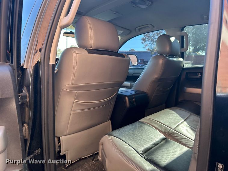 image for item OM9010 2007 Toyota Tundra  Double Cab pickup truck