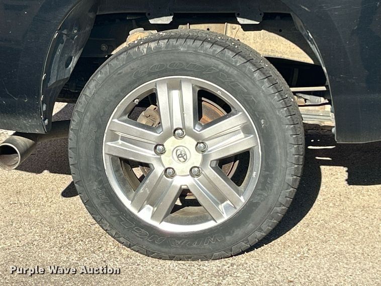 image for item OM9010 2007 Toyota Tundra  Double Cab pickup truck