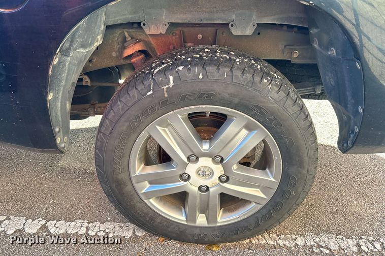 image for item OM9010 2007 Toyota Tundra  Double Cab pickup truck