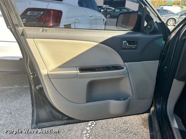 image for item OM9013 2008 Ford Taurus