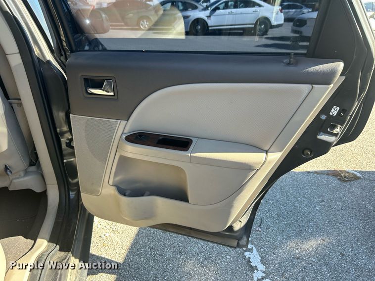 image for item OM9013 2008 Ford Taurus