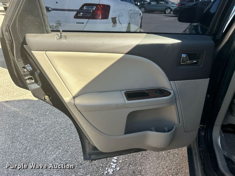 image for item OM9013 2008 Ford Taurus