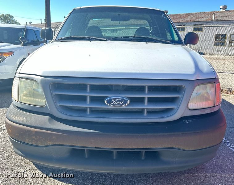 image for item OM9015 2001 Ford F150  SuperCab pickup truck