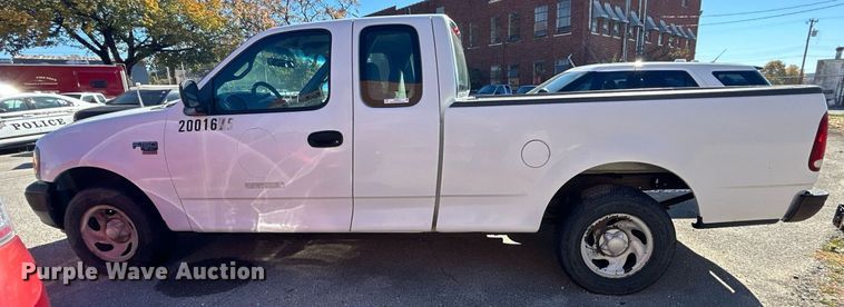 image for item OM9015 2001 Ford F150  SuperCab pickup truck