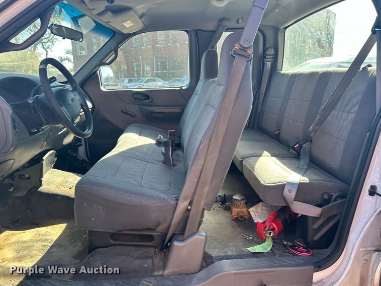 image for item OM9015 2001 Ford F150  SuperCab pickup truck