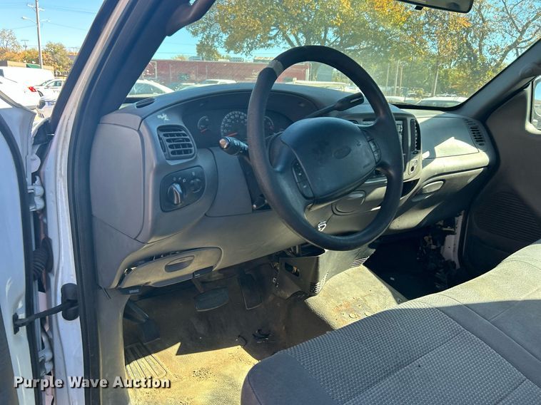 image for item OM9015 2001 Ford F150  SuperCab pickup truck