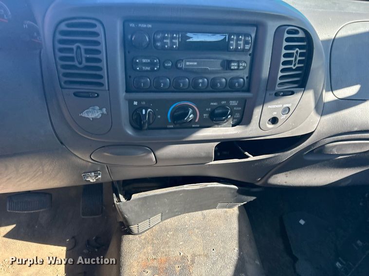 image for item OM9015 2001 Ford F150  SuperCab pickup truck