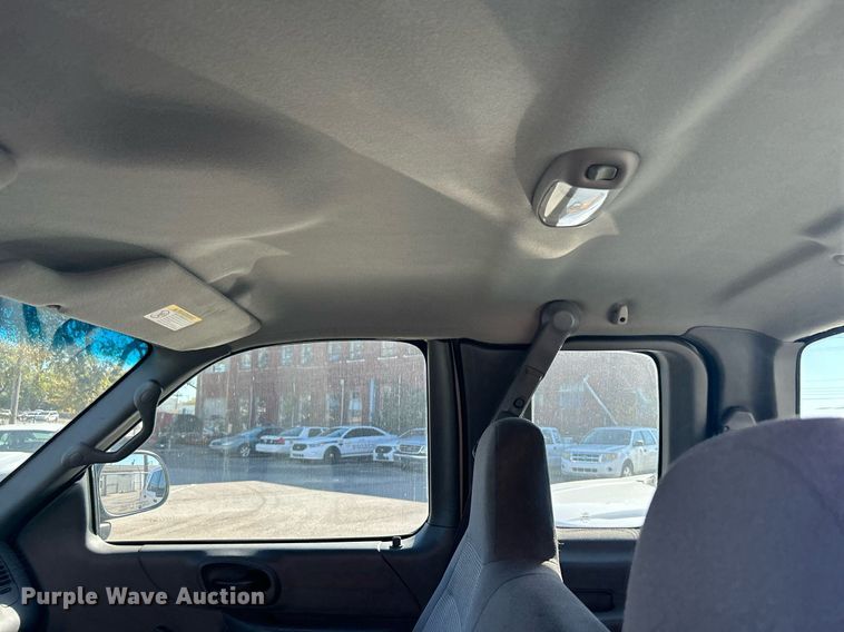 image for item OM9015 2001 Ford F150  SuperCab pickup truck