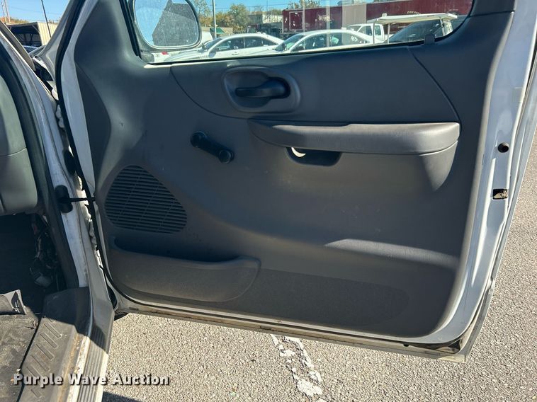 image for item OM9015 2001 Ford F150  SuperCab pickup truck