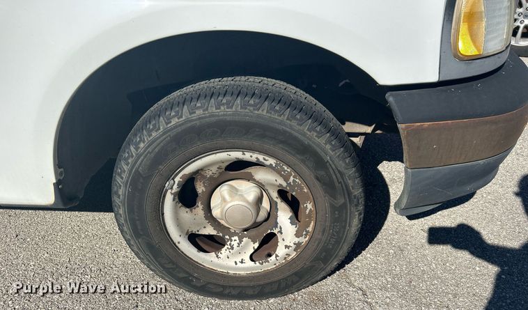 image for item OM9015 2001 Ford F150  SuperCab pickup truck