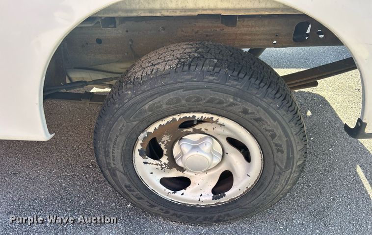 image for item OM9015 2001 Ford F150  SuperCab pickup truck