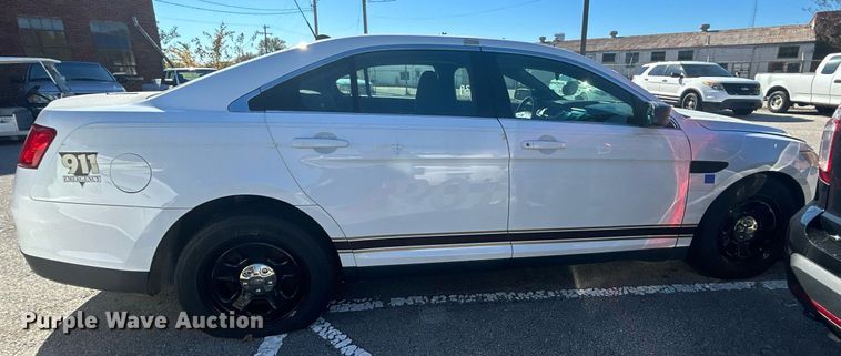 image for item OM9017 2015 Ford Taurus Police Interceptor