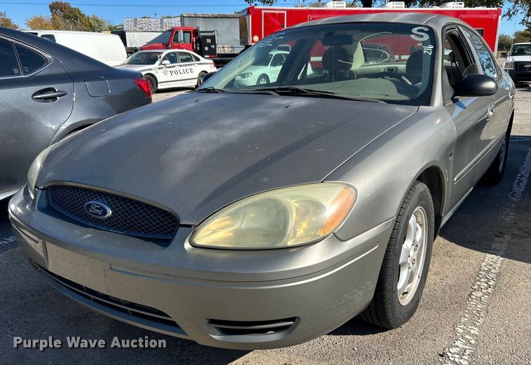 image for item OM9021 2004 Ford Taurus