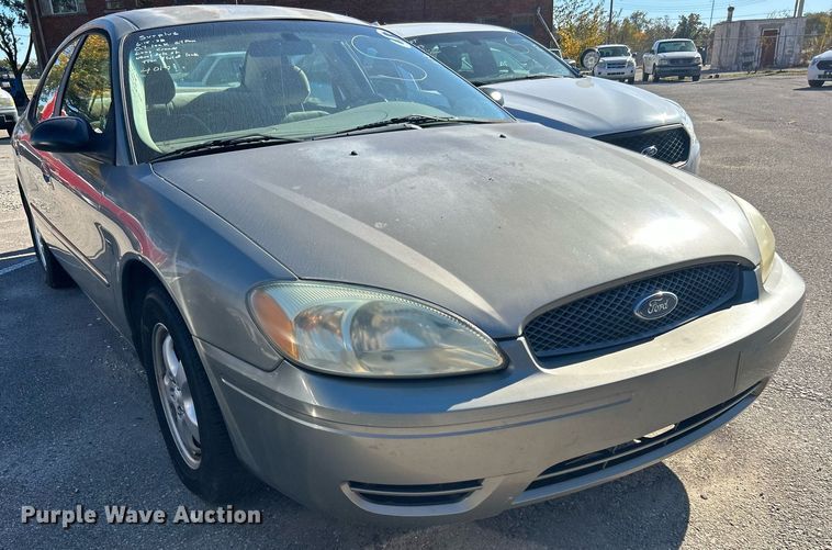 image for item OM9021 2004 Ford Taurus