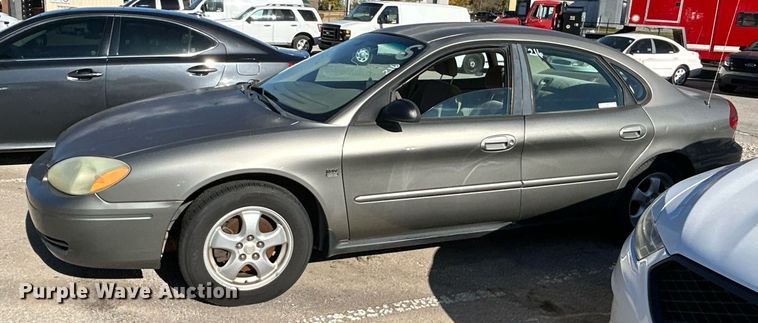 image for item OM9021 2004 Ford Taurus