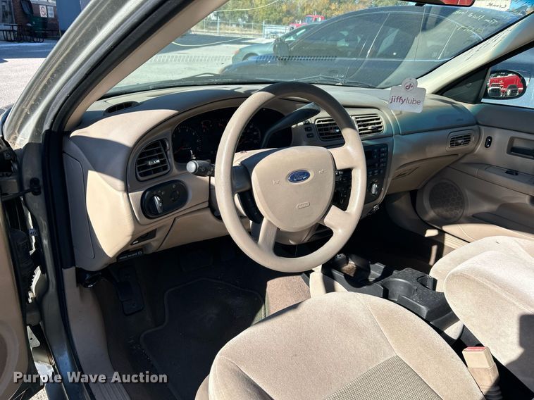 image for item OM9021 2004 Ford Taurus