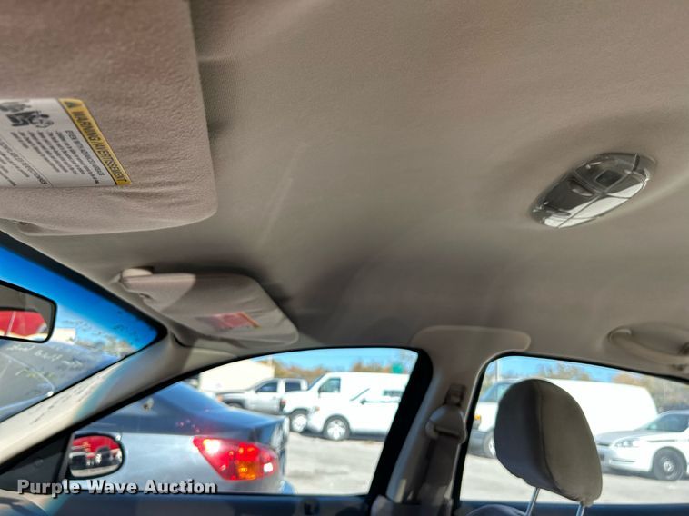 image for item OM9021 2004 Ford Taurus