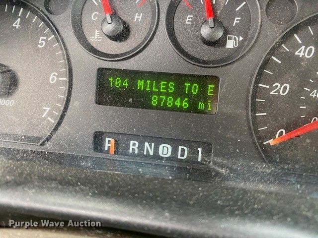 image for item OM9021 2004 Ford Taurus