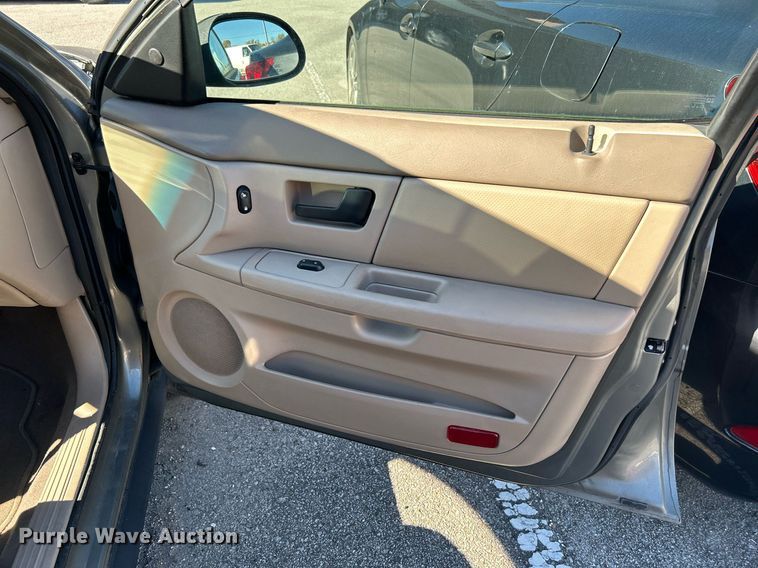 image for item OM9021 2004 Ford Taurus