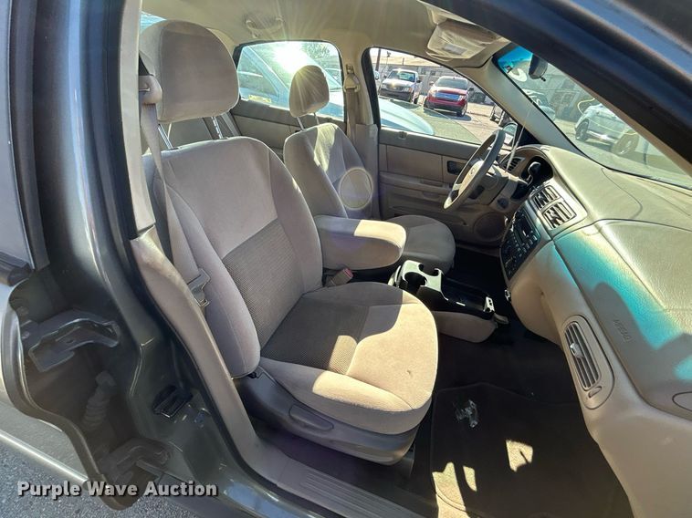 image for item OM9021 2004 Ford Taurus