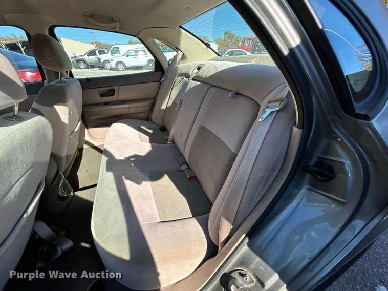 image for item OM9021 2004 Ford Taurus