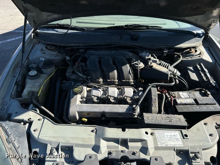 image for item OM9021 2004 Ford Taurus