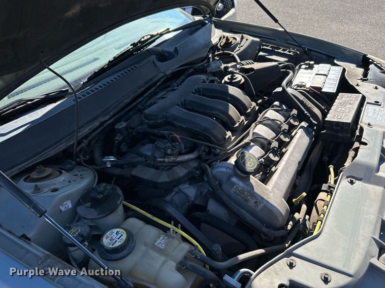 image for item OM9021 2004 Ford Taurus