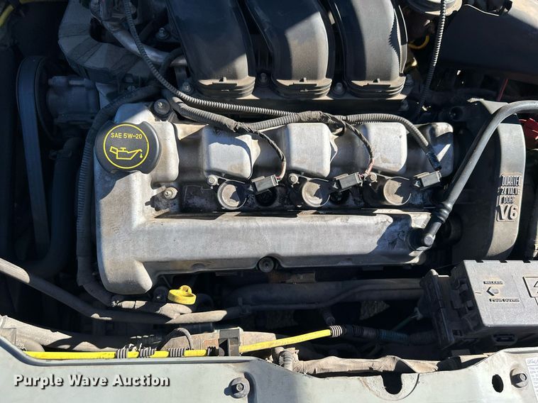 image for item OM9021 2004 Ford Taurus