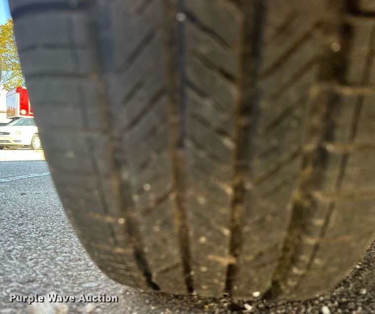 image for item OM9021 2004 Ford Taurus