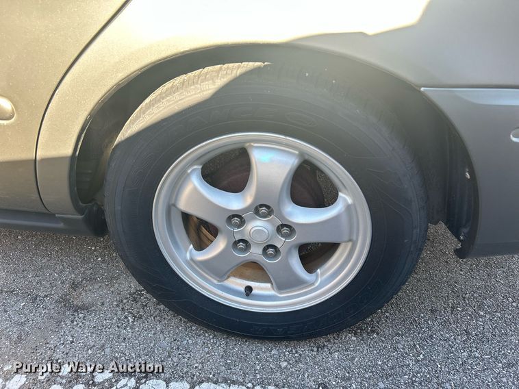 image for item OM9021 2004 Ford Taurus