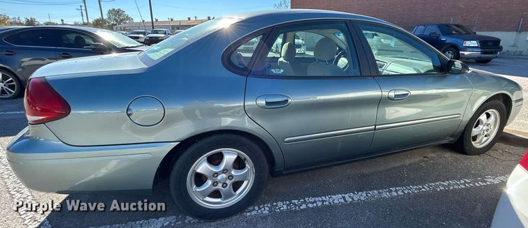 image for item OM9022 2006 Ford Taurus