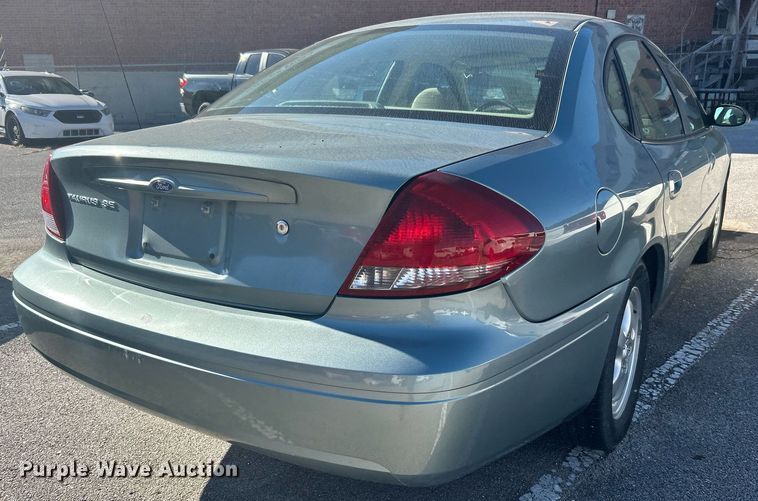 image for item OM9022 2006 Ford Taurus