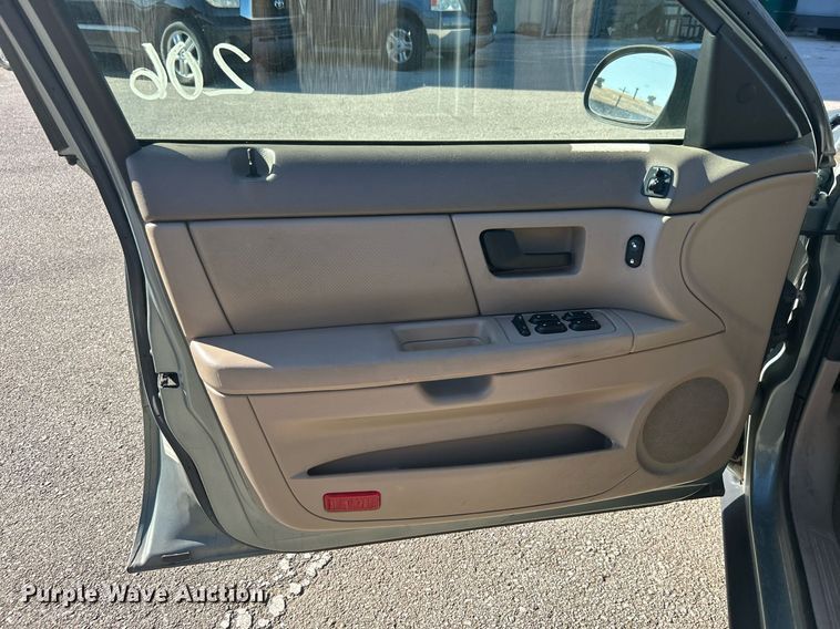 image for item OM9022 2006 Ford Taurus