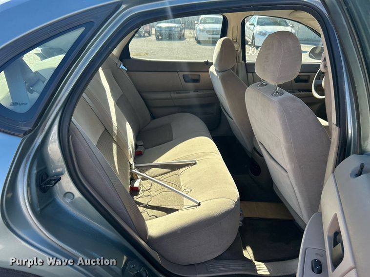 image for item OM9022 2006 Ford Taurus