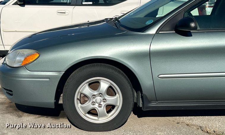 image for item OM9022 2006 Ford Taurus