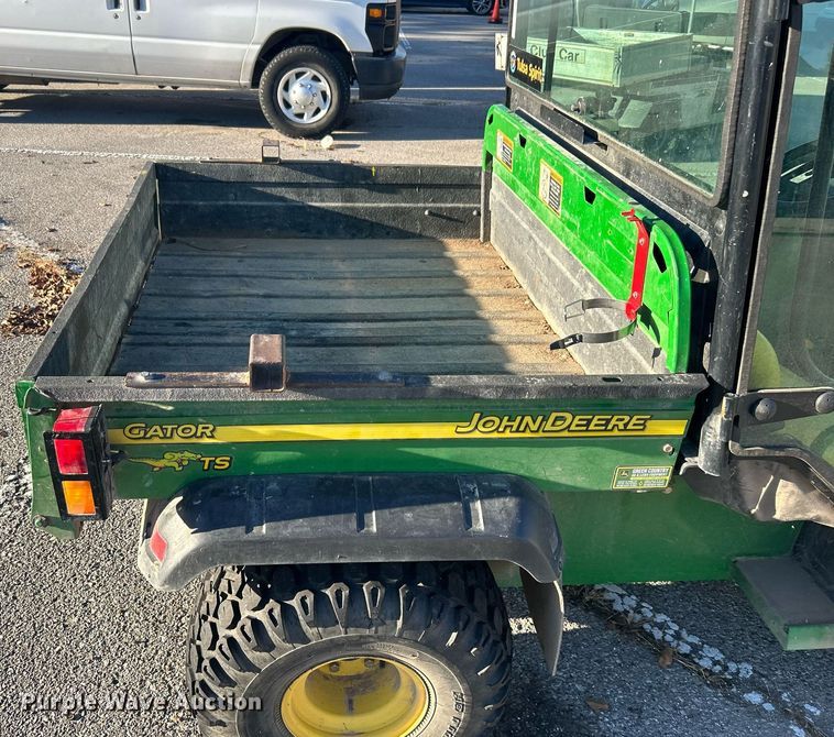 image for item OM9026 2006 John Deere Gator TS  utility vehicle