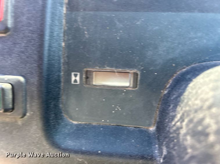 image for item OM9026 2006 John Deere Gator TS  utility vehicle