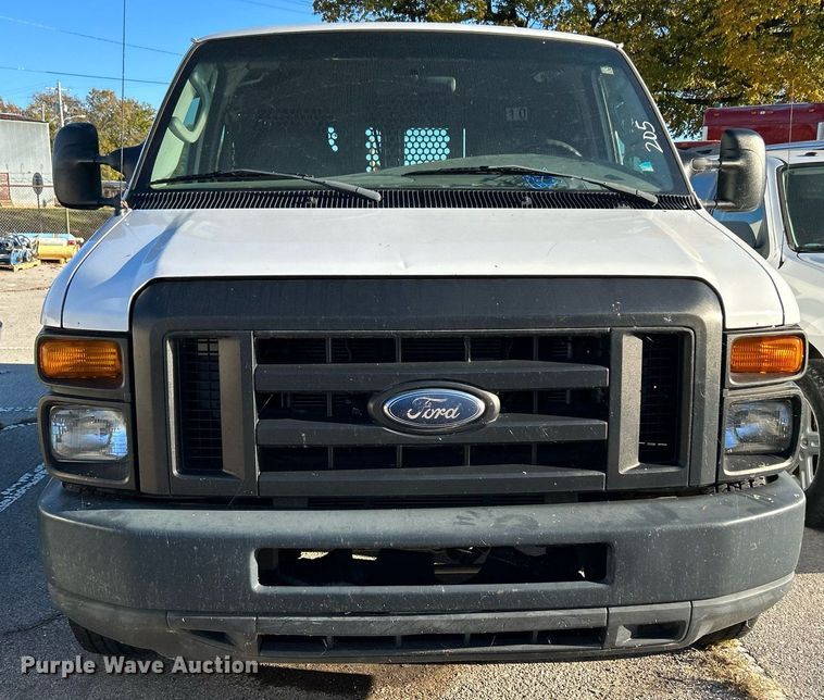 image for item OM9027 2008 Ford E350 Super Duty  van