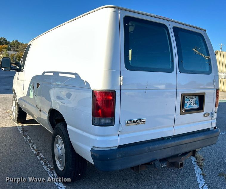 image for item OM9027 2008 Ford E350 Super Duty  van