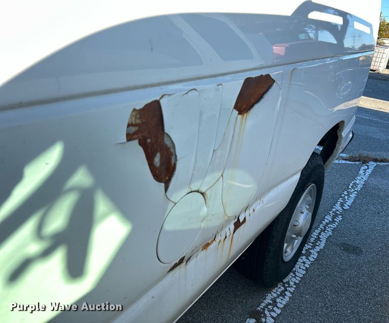 image for item OM9027 2008 Ford E350 Super Duty  van