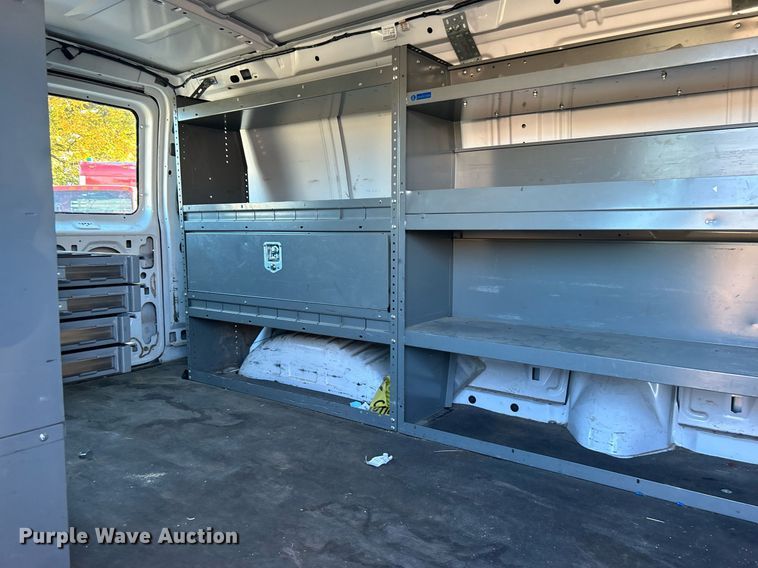 image for item OM9027 2008 Ford E350 Super Duty  van