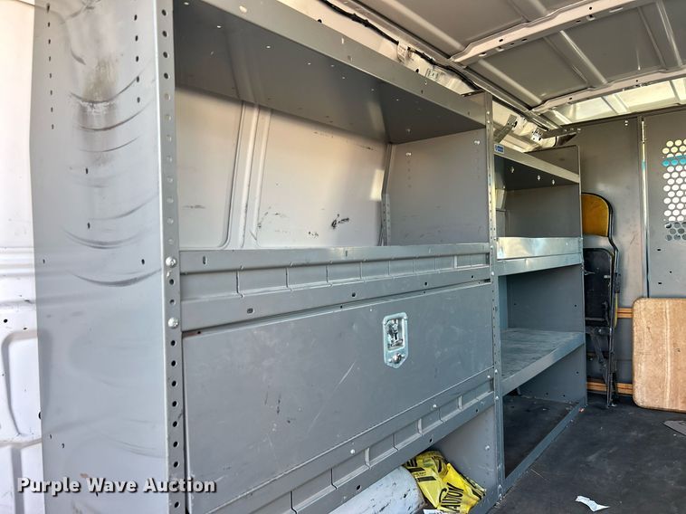 image for item OM9027 2008 Ford E350 Super Duty  van